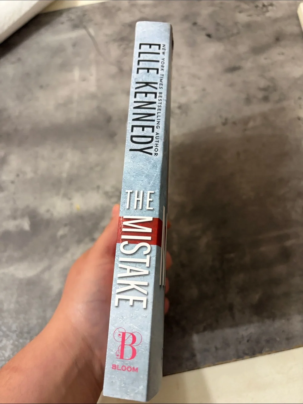 Elle Kennedy "The Mistake" - Picture 3 of 4